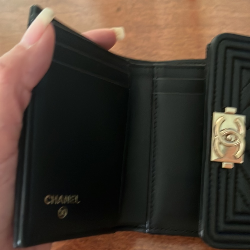 Authentic Chanel Caviar Chevron Boy trifold wallet - Picture 2 of 9